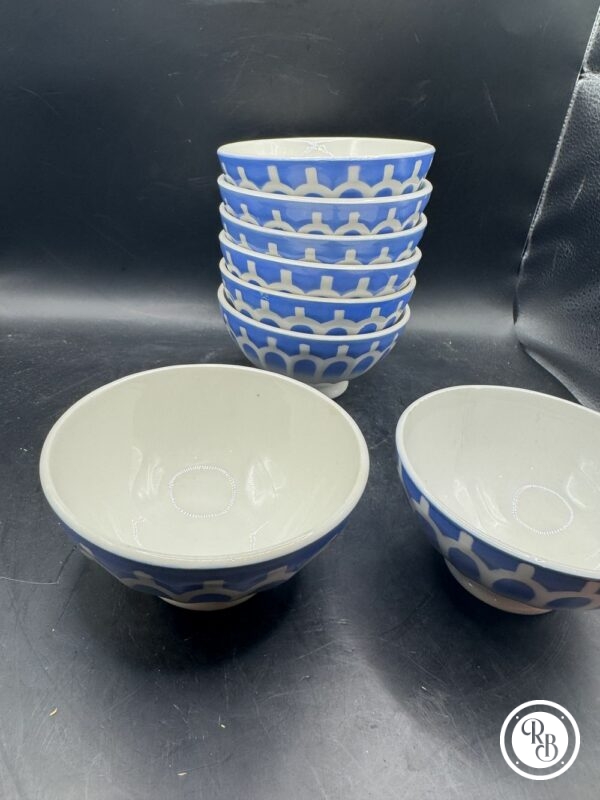 Lot de 8 petits bols à godons (à facettes) - Ensemble ancien - Café au Lait - En céramique blanche et bleue - Décoration - Collection - Style Digoin – Image 5
