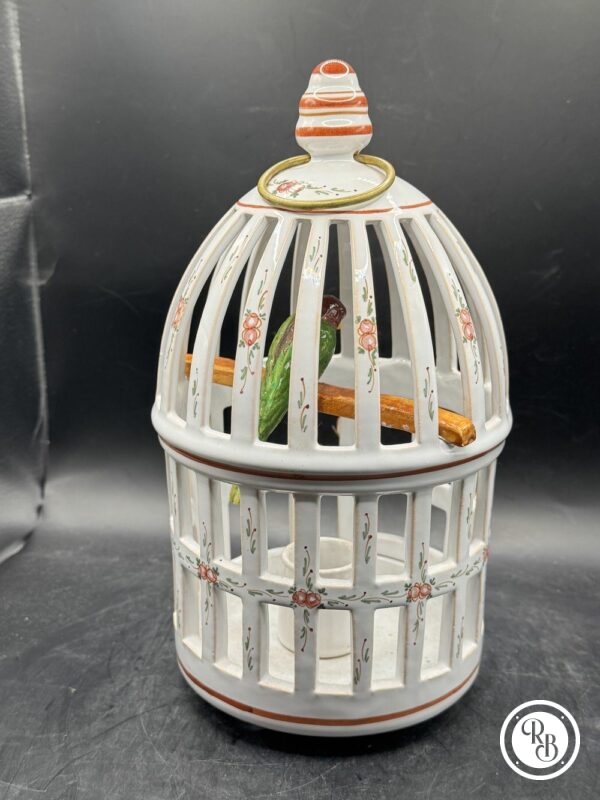 Unique cage à oiseau décorative en faïence et son oiseau en porcelaine sur sa branche - Décor en polychromie de fleurs et feuillages - 20ème siècle - Mésanges - Pinsons - Moineaux - Fait main - Collection - Décoration – Image 5
