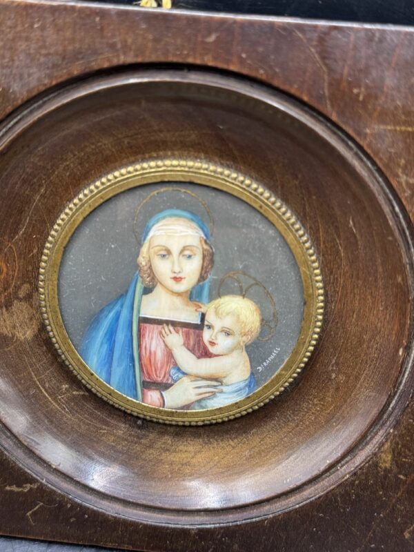 Ancien Portrait - Miniature "la Vierge au Grand Duc" en médaillon peint à la main - 19ème - Signé D. Raphaël - Cadre en bois - Collection - Décoration – Image 3