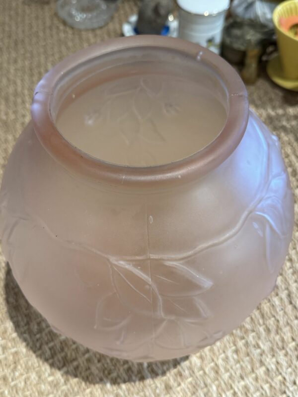 Ancien, rare et superbe grand vase en Pâte de verre rose pâle moulé/pressé dépoli des années 20-30 - Art Déco - Décoration - Collection – Image 7