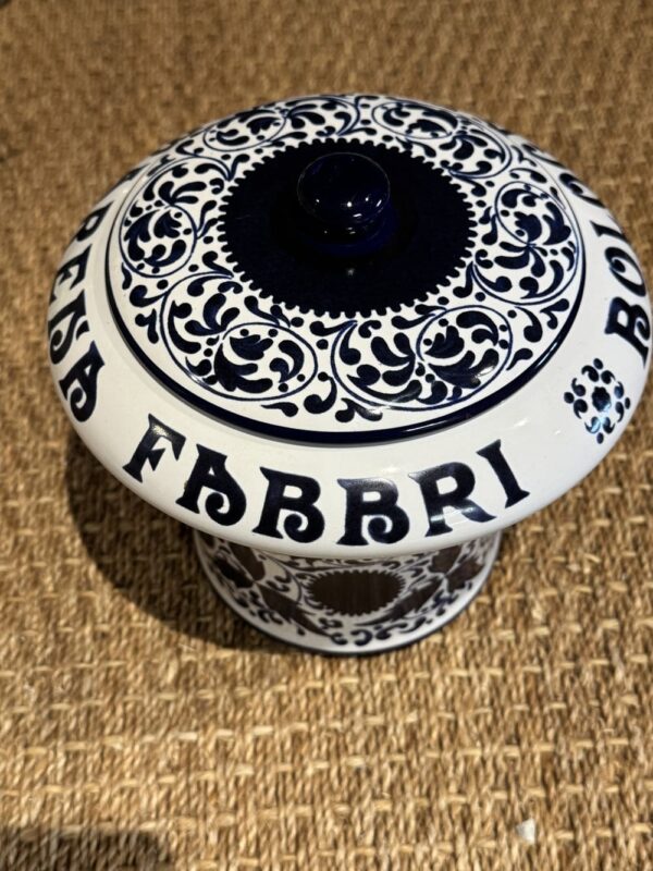 Magnifique et rare vase/pot en faïence des années 1960 - Signé - Amarena Fabbri Bologna - Cerise noire - Avec couvercle - Céramique de Deruta - Fabriqué en Italie - Déco - Collection – Image 3