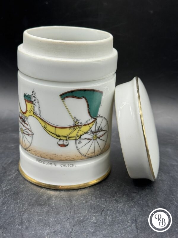 Élégant pot ancien en porcelaine blanche de Paris France - Orné d’un charmant dessin de calèche ancienne "Piccolomini Calèche" - Pour la société Raymond - Signé - Collection - Décoration – Image 6