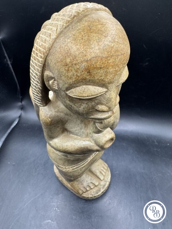 Jolie, imposante et unique Sculpture Africaine "L'homme à la pipe" - Pierre dure de Mbigou - Gabon - Collection - Décoration - Vers 1970 – Image 6