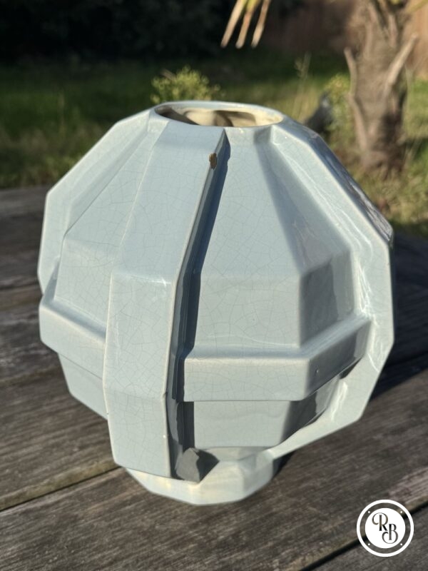 Magnifique et rare vase boule au décor géométrique à facettes et bandes saillantes - Bleu gris - Production Art Déco des années 1920 à 1930 par la manufacture de Saint Clément - Collection - Décoration – Image 4