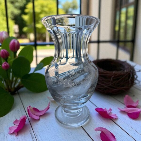 Rare - Vase en Cristal transparent - Cristallerie de Saint Louis - modèle Massenet - Décor gravé - Estampillé - Décoration - Collection