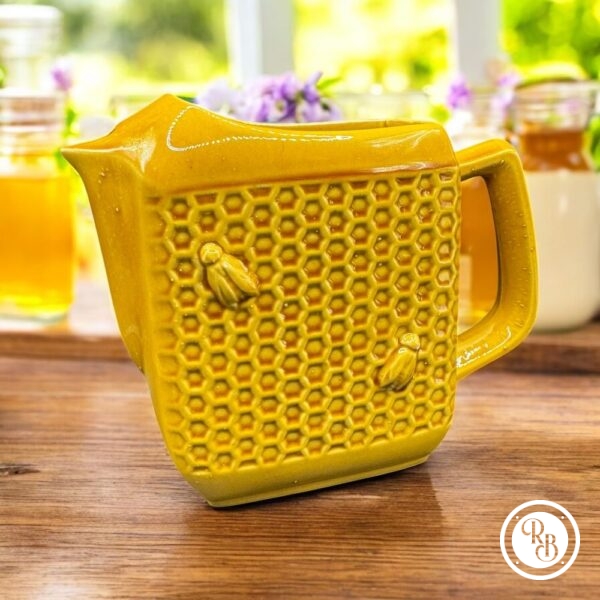 Magnifique Carafe/Pichet ancien signée Faïencerie de Saint Clément - Jaune décor Abeilles et alvéoles - Collection - Décoration - bar bistrot - Vintage french antique
