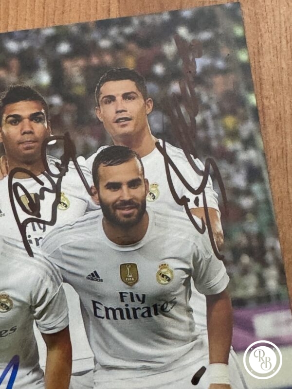édicace - Autographe - Unique et grande belle photo de l'équipe du Real Madrid - 2015/2016 - Signée au feutre par tous les joueurs - Format 20x30 - Ronaldo