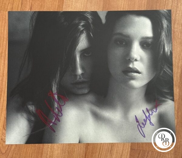 Dédicace - Autographe - Rare et belle grande photo sexy signée au feutre par Adèle Exarchopoulos et Léa Seydoux - Format 20x25