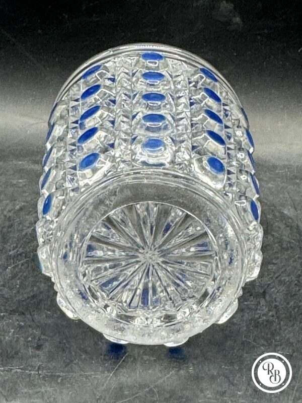 Ensemble garniture de toilette en cristal moulé modèle Diamant pierreries de la Maison Baccarat - Décor de motifs pointes de diamants avec rehauts d’émaux bleus - Signé - Vers 1900/1910 - Collection - Décoration – Image 22