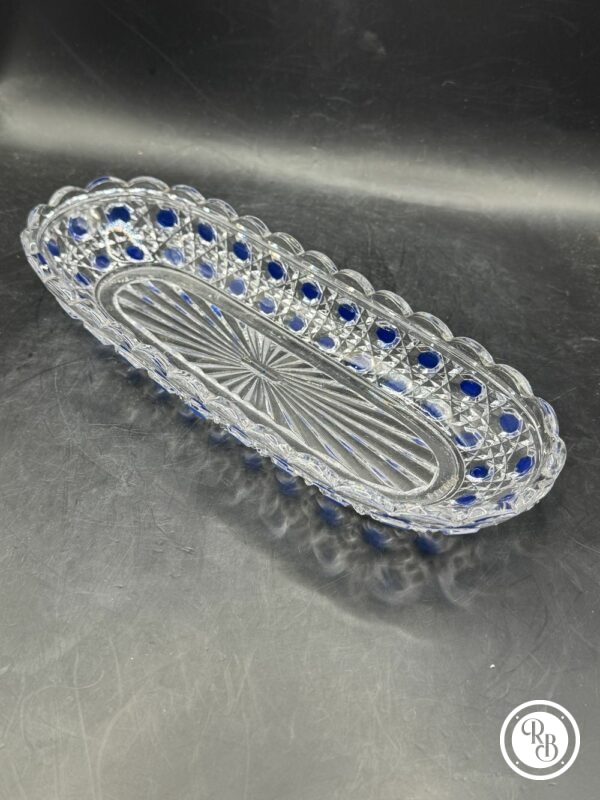 Ensemble garniture de toilette en cristal moulé modèle Diamant pierreries de la Maison Baccarat - Décor de motifs pointes de diamants avec rehauts d’émaux bleus - Signé - Vers 1900/1910 - Collection - Décoration – Image 26