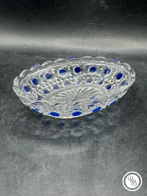 Ensemble garniture de toilette en cristal moulé modèle Diamant pierreries de la Maison Baccarat - Décor de motifs pointes de diamants avec rehauts d’émaux bleus - Signé - Vers 1900/1910 - Collection - Décoration – Image 29