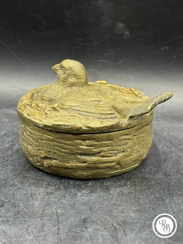 Ancienne Bonbonnière ou Boite à bijoux en bronze à patine dorée, couvercle orné d'un oiseau/Colombe dans son nid - Jean Rabiant - Numérotée - Collection - Décoration – Image 3