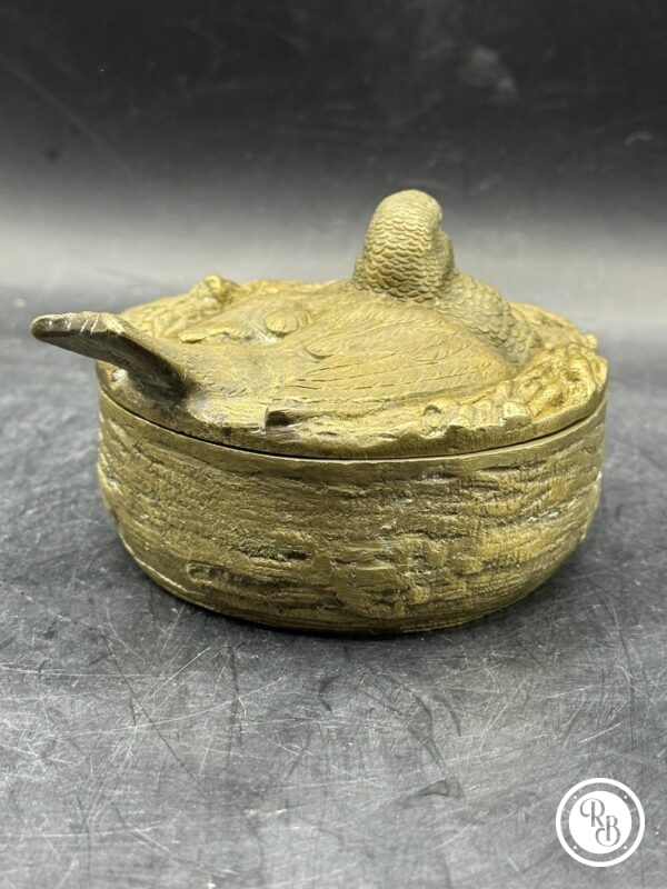 Ancienne Bonbonnière ou Boite à bijoux en bronze à patine dorée, couvercle orné d'un oiseau/Colombe dans son nid - Jean Rabiant - Numérotée - Collection - Décoration – Image 4