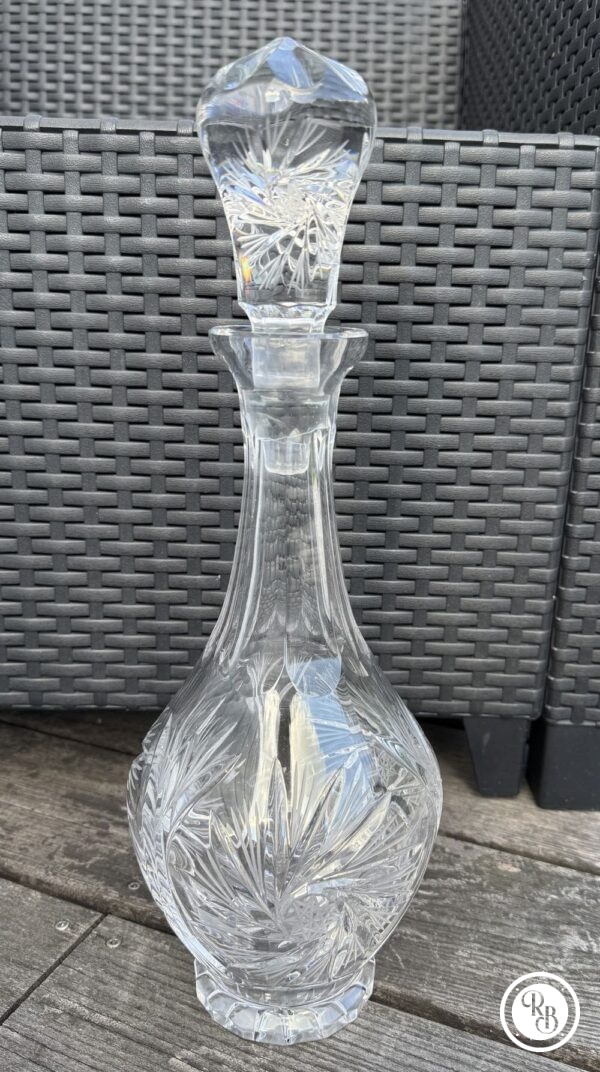 Ancienne et imposante Carafe à décanter en Cristal de Bohème et son incroyable bouchon - L'ensemble est taillé et poli magnifiquement à la main - Collection - Décoration – Image 2