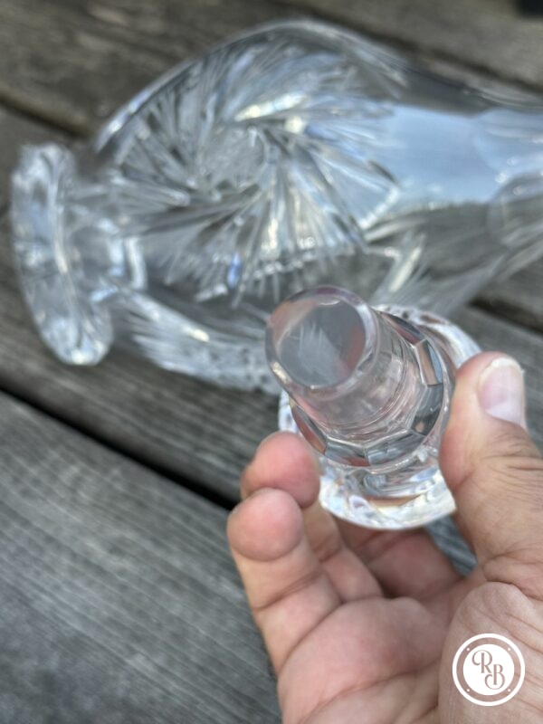 Ancienne et imposante Carafe à décanter en Cristal de Bohème et son incroyable bouchon - L'ensemble est taillé et poli magnifiquement à la main - Collection - Décoration – Image 8