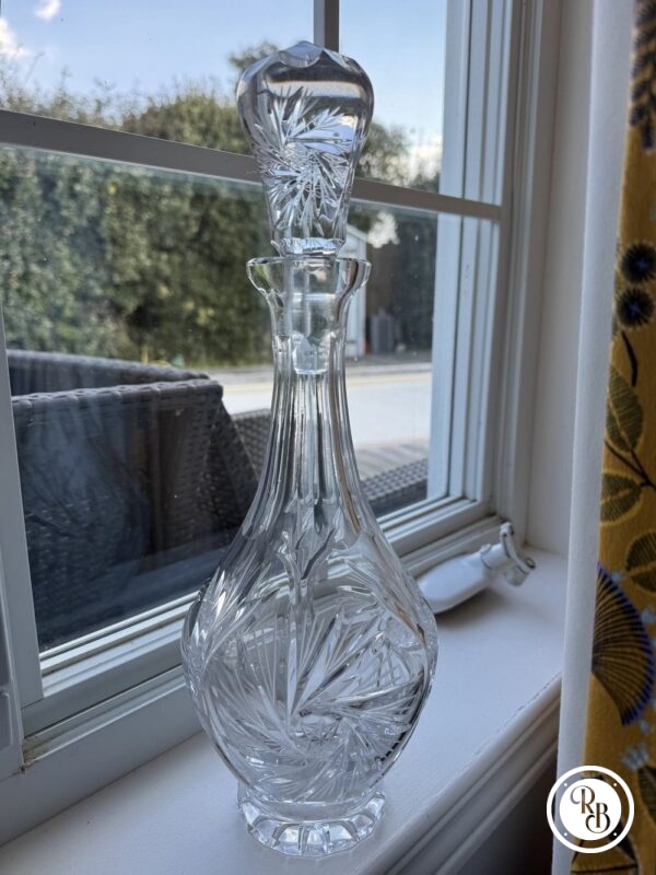 Ancienne et imposante Carafe à décanter en Cristal de Bohème et son incroyable bouchon - L'ensemble est taillé et poli magnifiquement à la main - Collection - Décoration – Image 9