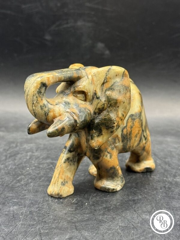 Ancienne miniature d'Eléphant réalisée à la main en pierre dure marron et noire - Asie - Datant des années 80 - Collection - Décoration - Vintage – Image 2