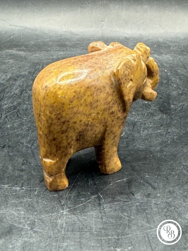 Ancienne miniature d'Eléphant en pierre dure (marron clair) réalisée et sculptée à la main - Asie - Datant des années 80 - Collection - Décoration - Vintage – Image 5