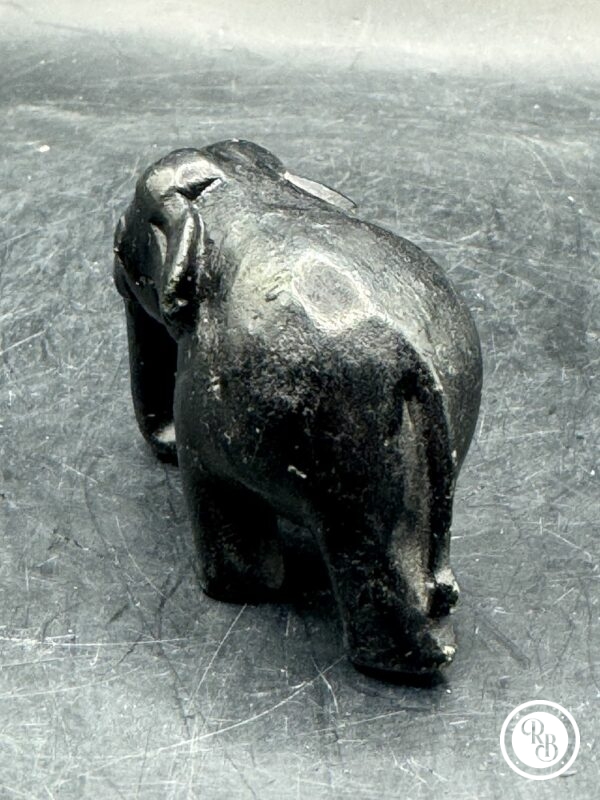 Ancienne miniature d'Eléphant en pierre dure (noire) réalisée et sculptée à la main - Asie - Datant des années 80 - Collection - Décoration - Vintage – Image 5