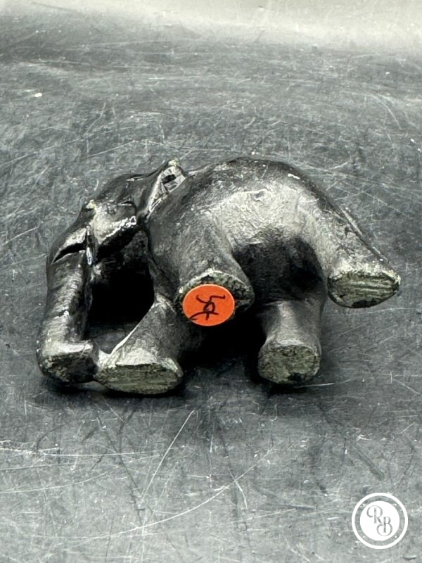 Ancienne miniature d'Eléphant en pierre dure (noire) réalisée et sculptée à la main - Asie - Datant des années 80 - Collection - Décoration - Vintage – Image 6