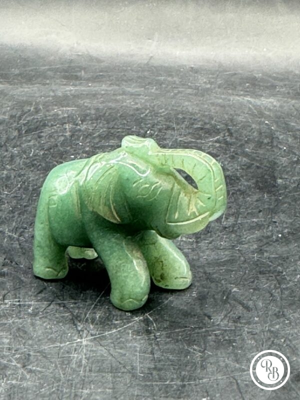Ancienne miniature d'Eléphant en pierre dure (Jade verte naturelle) réalisée et sculptée à la main - Asie - Datant des années 80 - Collection - Décoration - Vintage – Image 3