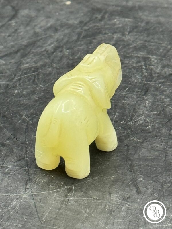Ancienne miniature d'Eléphant en pierre dure (Jade citron) réalisée et sculptée à la main - Asie - Datant des années 80 - Collection - Décoration - Vintage – Image 4