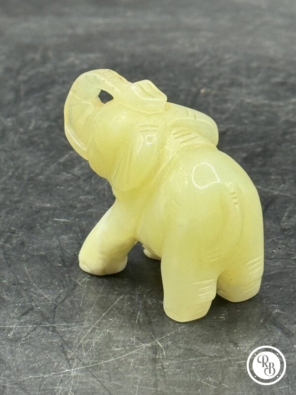 Ancienne miniature d'Eléphant en pierre dure (Jade citron) réalisée et sculptée à la main - Asie - Datant des années 80 - Collection - Décoration - Vintage – Image 5