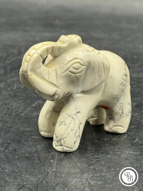 Ancienne miniature d'Eléphant en pierre dure (blanche) réalisée et sculptée à la main - Asie - Datant des années 80 - Collection - Décoration - Vintage – Image 3