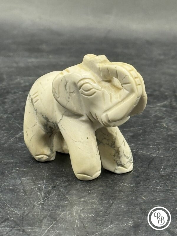 Ancienne miniature d'Eléphant en pierre dure (blanche) réalisée et sculptée à la main - Asie - Datant des années 80 - Collection - Décoration - Vintage – Image 4