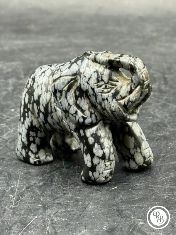 Ancienne miniature d'Eléphant en pierre dure (bicolore tachetée naturelle) réalisée et sculptée à la main - Asie - Datant des années 80 - Collection - Décoration - Vintage – Image 2