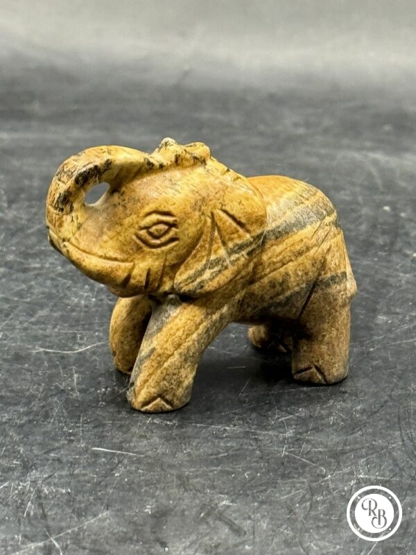 Ancienne miniature d'Eléphant en pierre dure (bicolore naturelle) réalisée et sculptée à la main - Asie - Datant des années 80 - Collection - Décoration - Vintage – Image 2