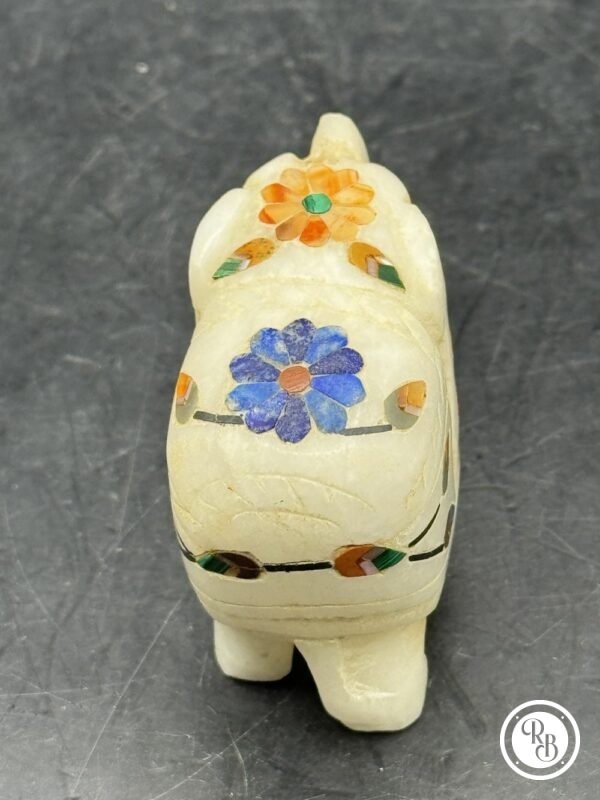 Ancienne miniature d'Eléphant en pierre marbrière incrustée de pierres semi-précieuses (fleur bleue-fleur orange) réalisée et sculptée à la main - Asie - Datant des années 80 - Collection - Décoration - Vintage – Image 6