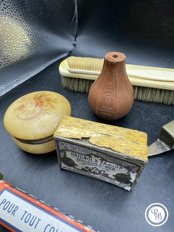Lot/Ensemble de douze objets anciens divers - Brocante - Pièces de vitrines - Cabinet de curiosité - Collection - Décoration – Image 4