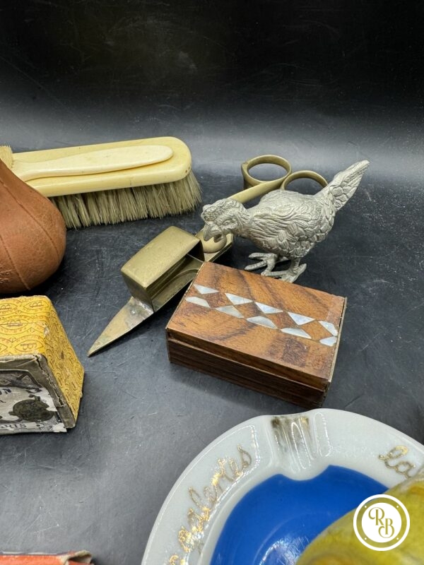 Lot/Ensemble de douze objets anciens divers - Brocante - Pièces de vitrines - Cabinet de curiosité - Collection - Décoration – Image 5