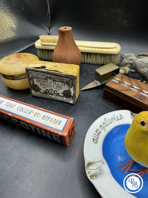 Lot/Ensemble de douze objets anciens divers - Brocante - Pièces de vitrines - Cabinet de curiosité - Collection - Décoration – Image 7