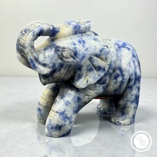 Gros lot/ensemble de 11 anciennes miniatures d'Eléphants en pierres dures (multi couleurs) réalisées et sculptées à la main - Asie - Datant des années 80 - Collection - Décoration - Vintage – Image 2