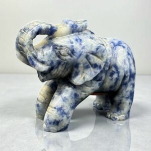 Ancienne miniature d'Eléphant en pierre dure (bicolore naturelle blanche et bleue) réalisée et sculptée à la main - Asie - Datant des années 80 - Collection - Décoration - Vintage