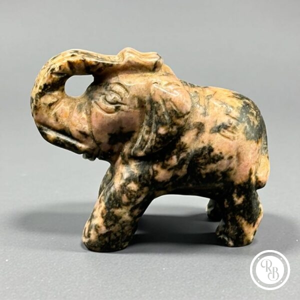 Gros lot/ensemble de 11 anciennes miniatures d'Eléphants en pierres dures (multi couleurs) réalisées et sculptées à la main - Asie - Datant des années 80 - Collection - Décoration - Vintage – Image 3
