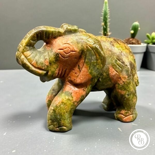 Gros lot/ensemble de 11 anciennes miniatures d'Eléphants en pierres dures (multi couleurs) réalisées et sculptées à la main - Asie - Datant des années 80 - Collection - Décoration - Vintage – Image 5