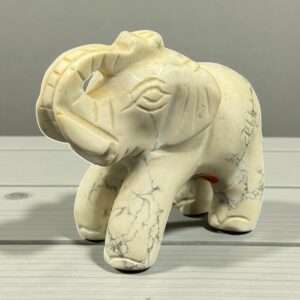 Ancienne miniature d'Eléphant en pierre dure (blanche) réalisée et sculptée à la main - Asie - Datant des années 80 - Collection - Décoration - Vintage