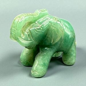 Ancienne miniature d'Eléphant en pierre dure (Jade verte naturelle) réalisée et sculptée à la main - Asie - Datant des années 80 - Collection - Décoration - Vintage