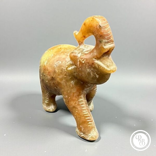 Ancienne miniature d'Eléphant en pierre dure (Jade) réalisée et sculptée à la main - Asie - Datant des années 80 - Collection - Décoration - Vintage
