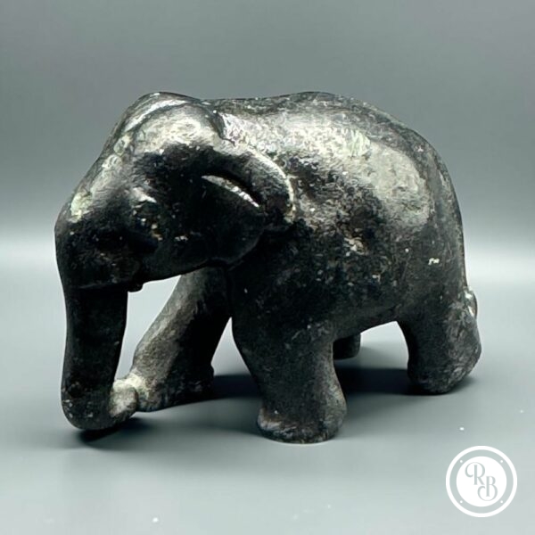 Ancienne miniature d'Eléphant en pierre dure (noire) réalisée et sculptée à la main - Asie - Datant des années 80 - Collection - Décoration - Vintage
