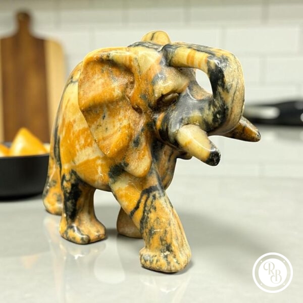 Ancienne miniature d'Eléphant réalisée à la main en pierre dure marron et noire - Asie - Datant des année 80 - Collection - Décoration - Vintage