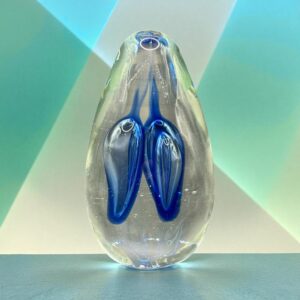 Sulfure (Presse papier en verre) en forme "d'obus" avec de grosses bulles de couleur bleue - Déco - Collection - Diamètre ~5,5 cm