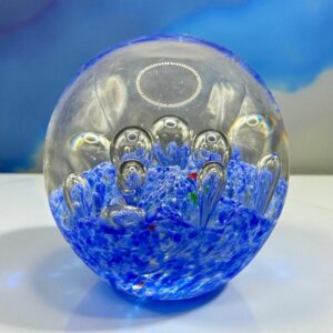 Sulfure (Presse papier en verre) en forme de boule avec des bulles- De couleur bleue - Déco - Collection - Diamètre 7 cm