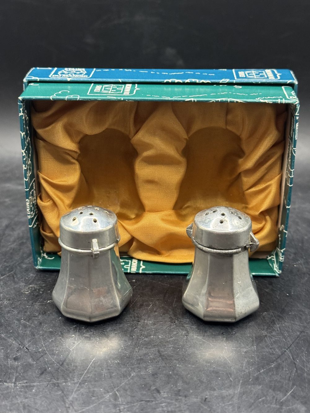 Lot de 2 anciens Salerons des Etains du Manoir - Etain massif avec estampille - Dans leur boîte d'origine - Vers 1950 - Collection - Décoration – Image 2