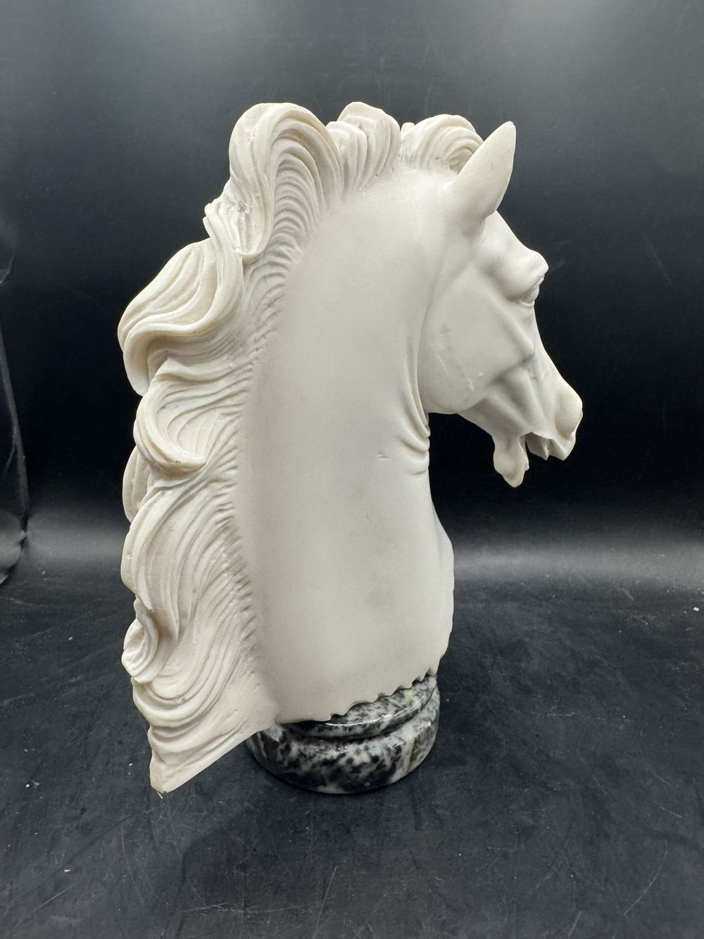 Rare Statuette/buste ancien représentant une tête de cheval - Signé par l'artiste italien A. Giannelli - Sur piédouche en marbre - Décoration - Collection – Image 3