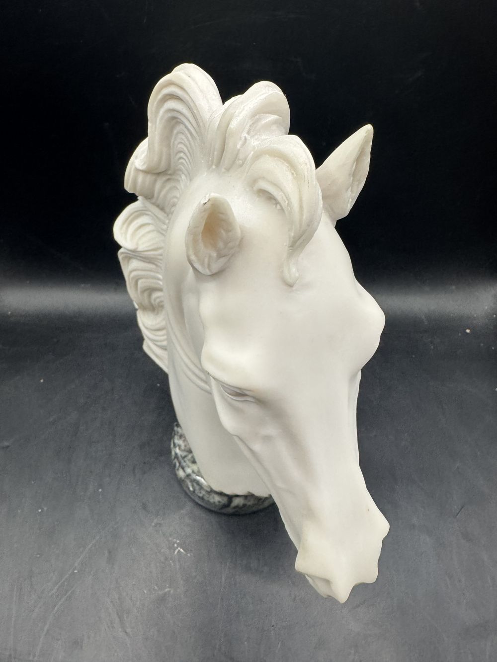 Rare Statuette/buste ancien représentant une tête de cheval - Signé par l'artiste italien A. Giannelli - Sur piédouche en marbre - Décoration - Collection – Image 4