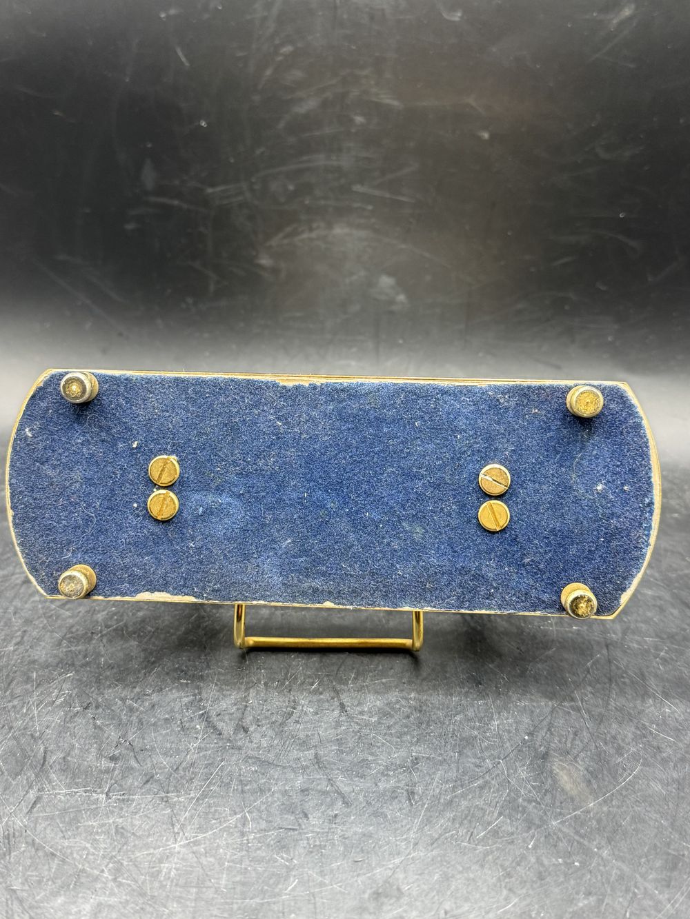 Ancien et rare distributeur de cigarettes articulé avec des éléments en laiton et en cuir ou simili - Vers 1950 - Collection - Déco - Vintage – Image 7